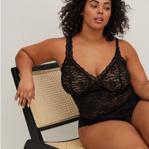 Torrid lace cami tank size 2 - Picture 2 of 4